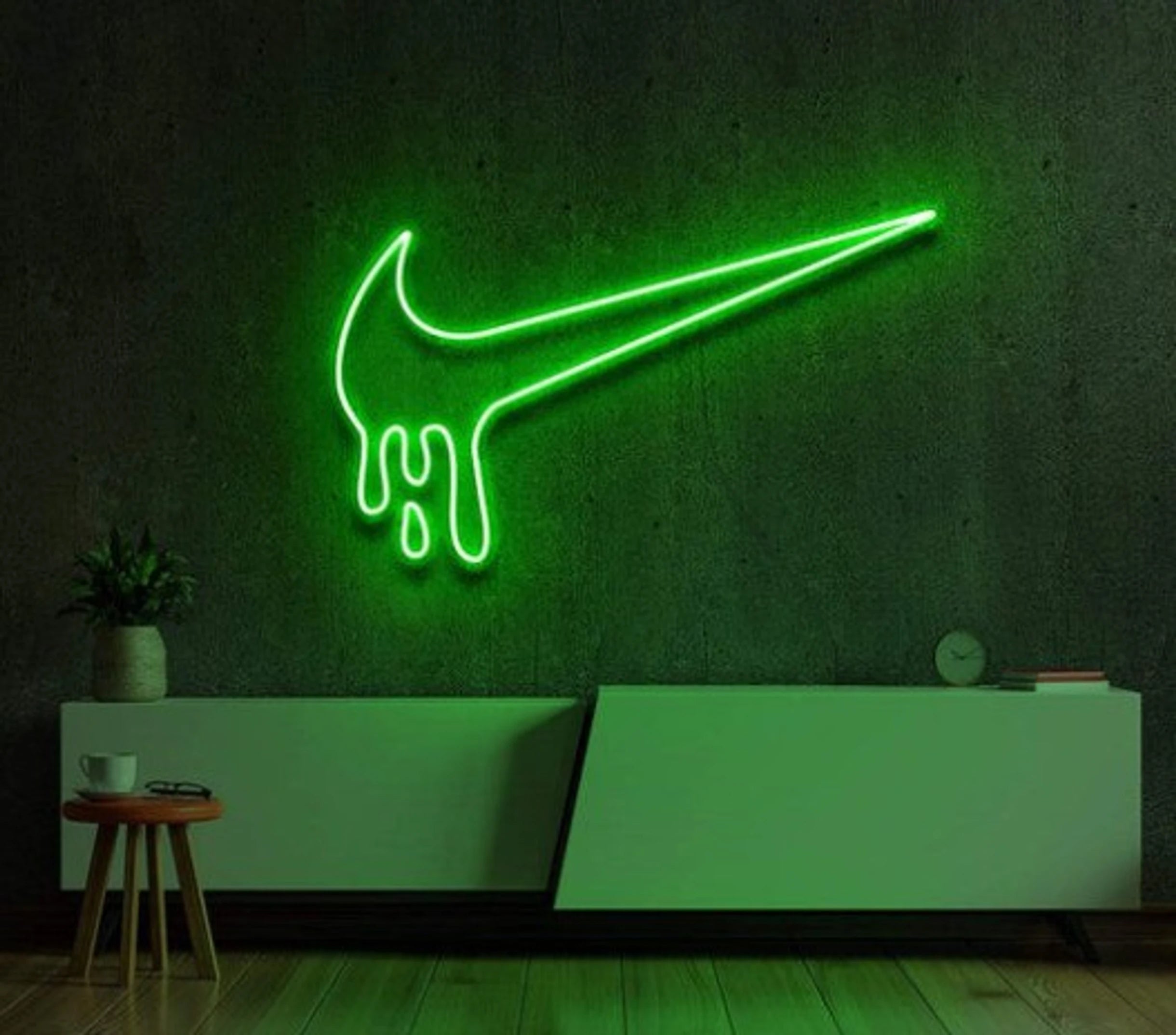 NIKE LOGO GLOW IN THE DARK Tee SKU-VN05M